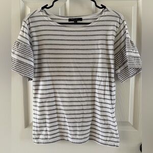 Romeo & Juliet Couture Gray and White Striped Short Sleeve Top Size Small